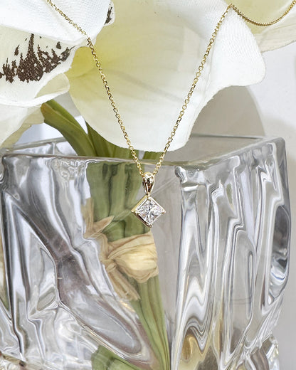 18k Yellow Gold 0.40ct Princess Cut Diamond Pendant