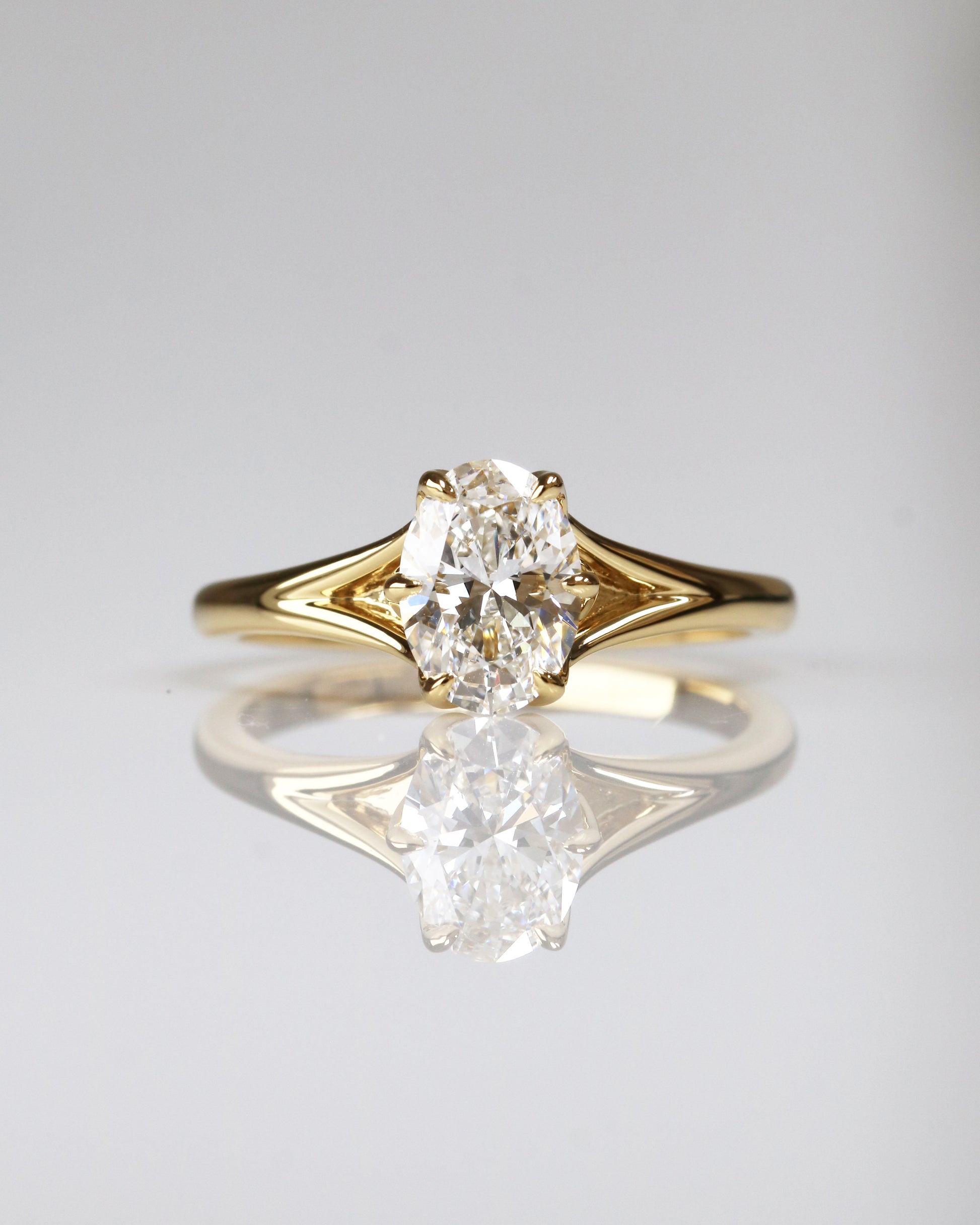 Ariana-Rings-Patrea Jewelry,GIA 鑽戒 香港, GIA certified diamond rings Hong Kong, 1 carat diamond ring price HK, Bespoke diamond jewelry HK, customize diamond ring hk, luxury ring hong kong, diamond ring hk, 求婚戒指 推薦 2026, 訂造鑽戒 價錢, 訂婚 戒指 價錢