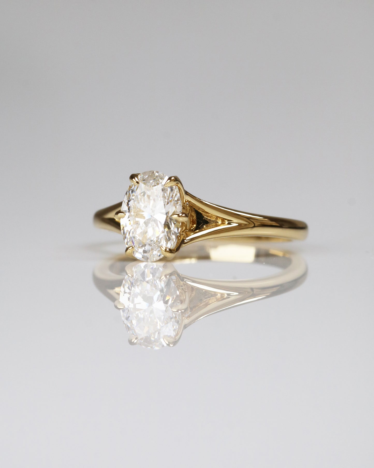 Ariana-Rings-Patrea Jewelry,GIA 鑽戒 香港, GIA certified diamond rings Hong Kong, 1 carat diamond ring price HK, Bespoke diamond jewelry HK, customize diamond ring hk, luxury ring hong kong, diamond ring hk, 求婚戒指 推薦 2026, 訂造鑽戒 價錢, 訂婚 戒指 價錢
