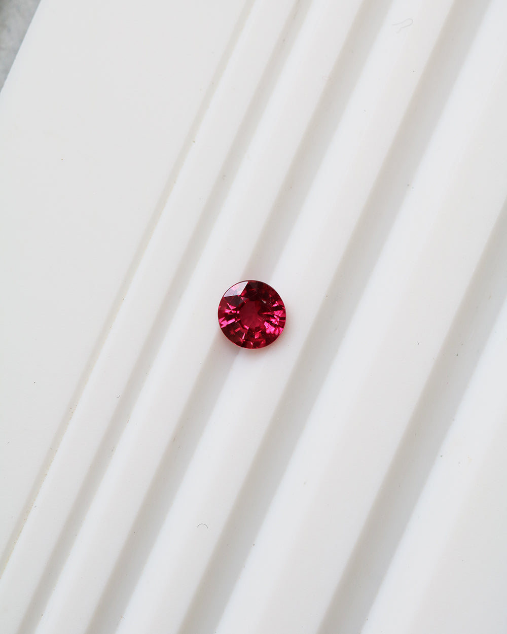 Pigeon's Blood Ruby Round 0.54ct with Certificate