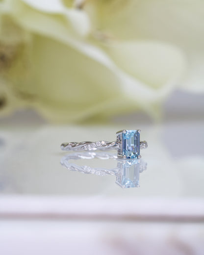 18k白金祖母綠形切割海藍寶石鑽石戒指 18k White Gold Twisted Emerald Cut Santa Maria Aquamarine Diamond Ring