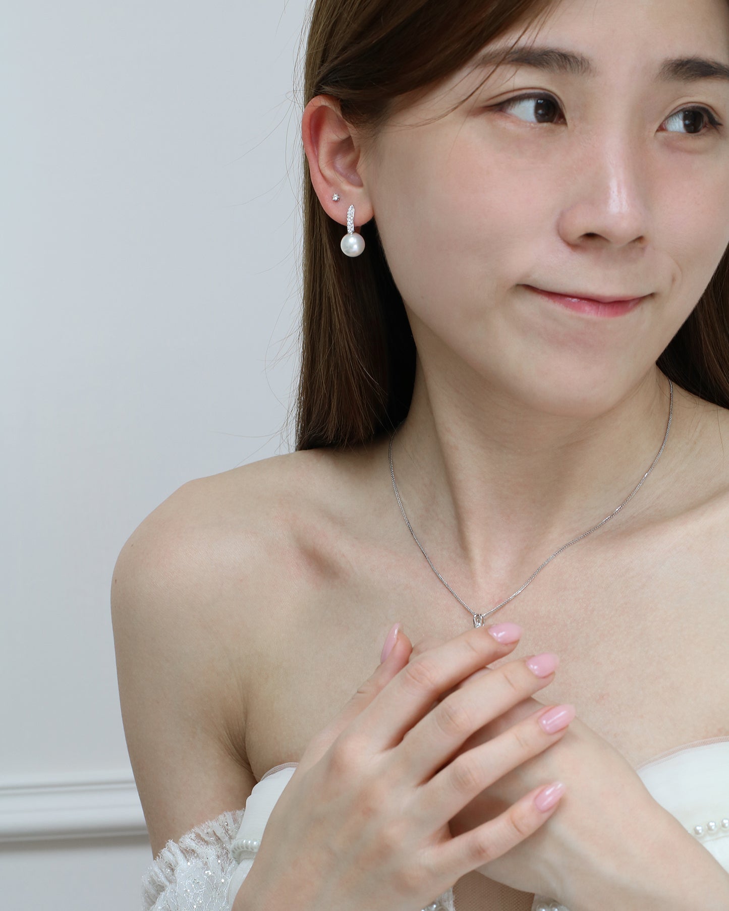 18k White Gold 9.5-10mm Japanese Akoya Pearl Diamond Earrings-Patrea Jewelry,結婚珠寶 香港,尖沙咀 鑽石珠寶店,香港 GIA鑽石專門店,尖沙咀 訂造結婚戒指, Best jewelry store Tsim Sha Tsui, Tsim Sha Tsui diamond jewelry shop, jewelry showroom hk,輕婚紗首飾, 婚禮耳環,新娘首飾,婚戒推薦, bridal jewelry hk, 18k white gold diamond jewelry,一 卡 鑽石 幾多 錢,買 求婚 戒指,一 卡 鑽石 多少 錢,求婚 戒指 預算,一 卡 鑽石 戒指 價錢,gia 證書,香港 鑽石, natural diamond ring hk, 天然鑽石戒指 香港,求婚 戒指 香港, 鑽戒 訂造, 求婚 一 卡