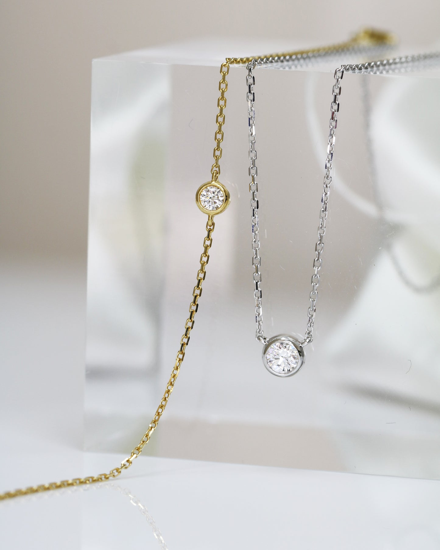 18k Gold Donut Diamond Necklace (White/Rose/Yellow Gold)