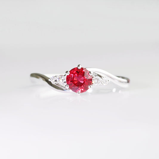 18k White Gold Round Shaped Ruby Diamond Wavy Ring 