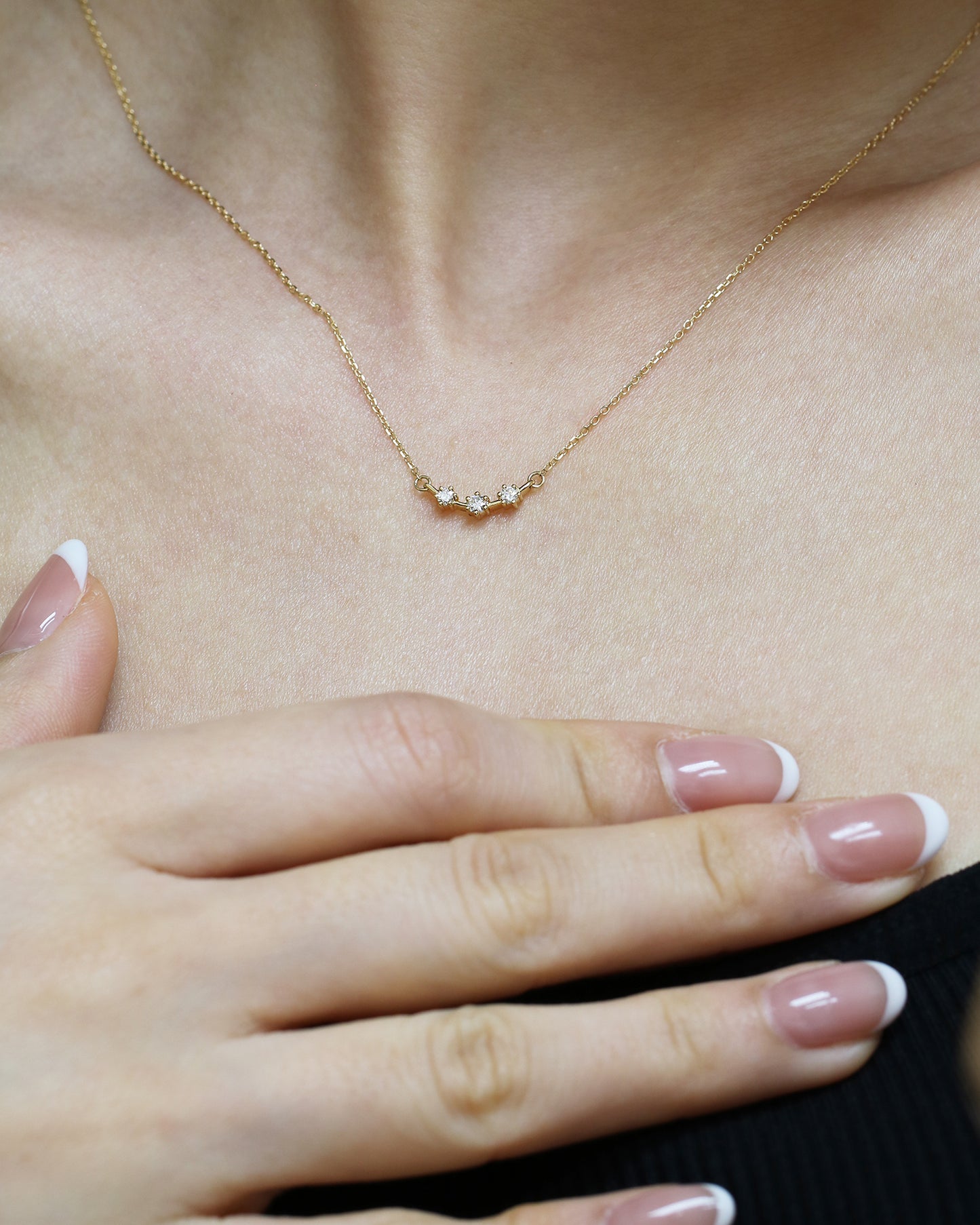 18k Gold Smile Diamond Necklace (White/Rose/Yellow Gold)