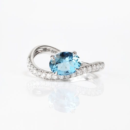 18k White Gold Oval-shaped Exceptional Santa Maria Aquamarine Diamond Wave Band Ring
