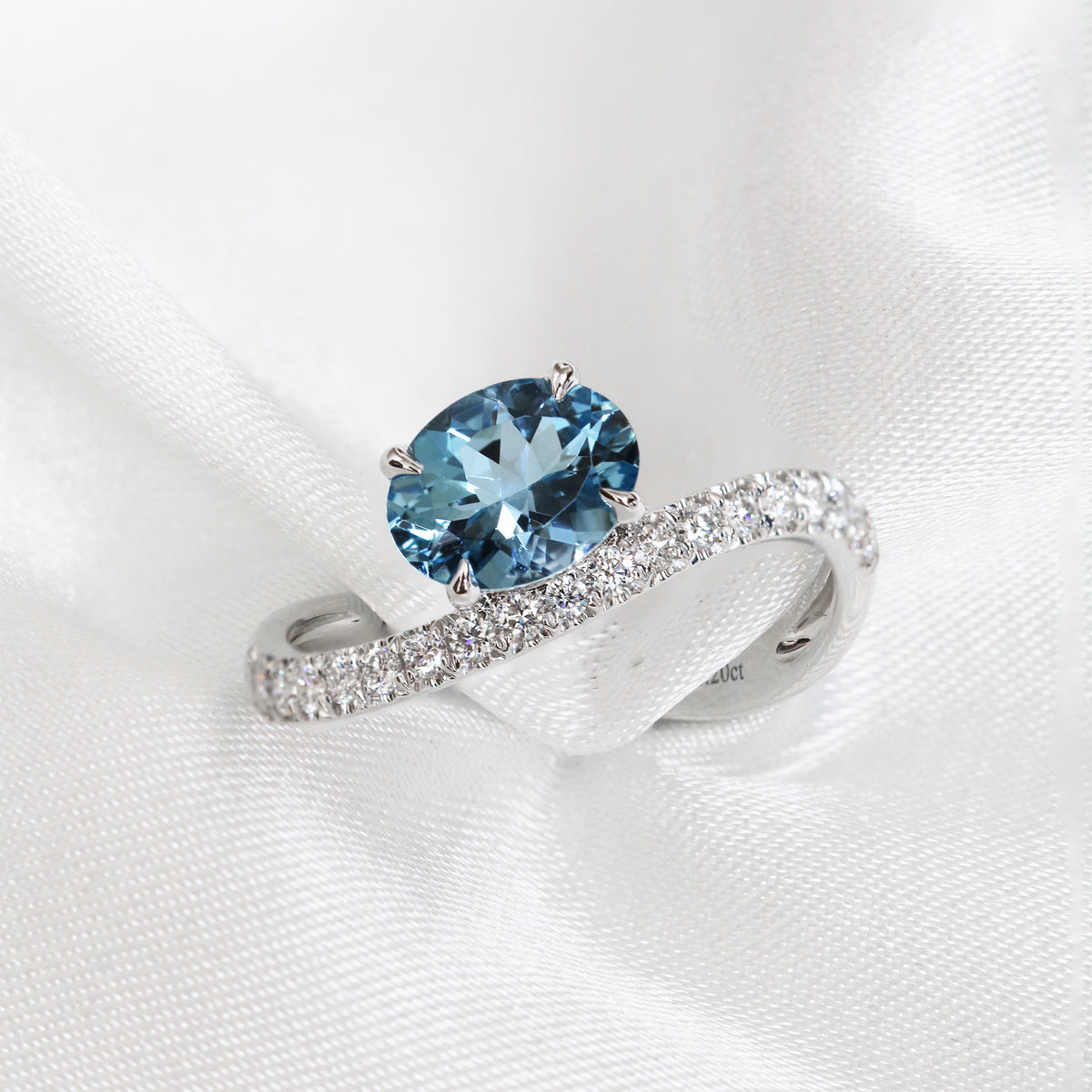 18k White Gold Oval-shaped Exceptional Santa Maria Aquamarine Diamond Wave Band Ring