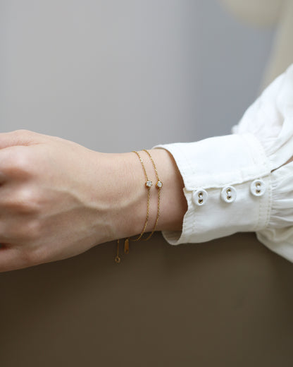 Donut 0.10ct Bezel Set Diamond Bracelet (White/Rose/Yellow Gold)