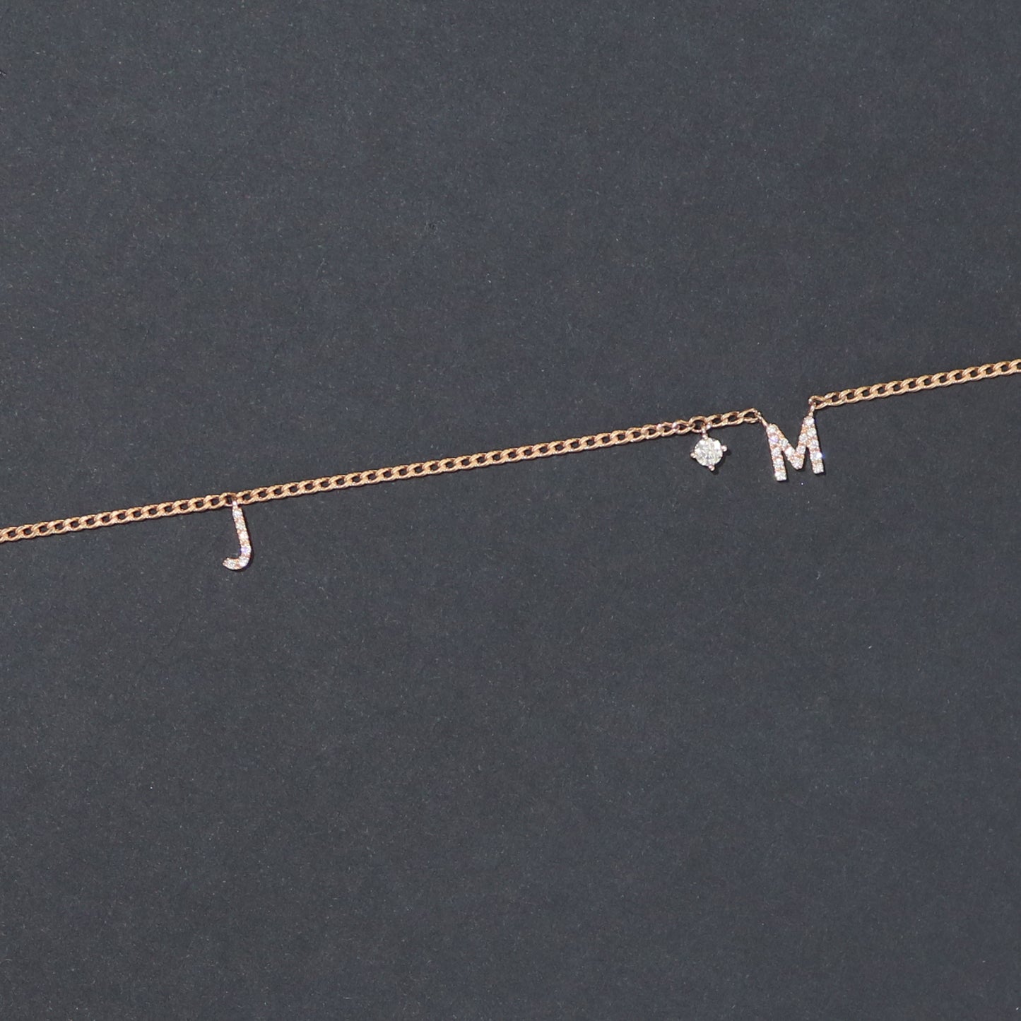 18k Gold Initial Diamond Necklace 18k金字母鑽石頸鏈