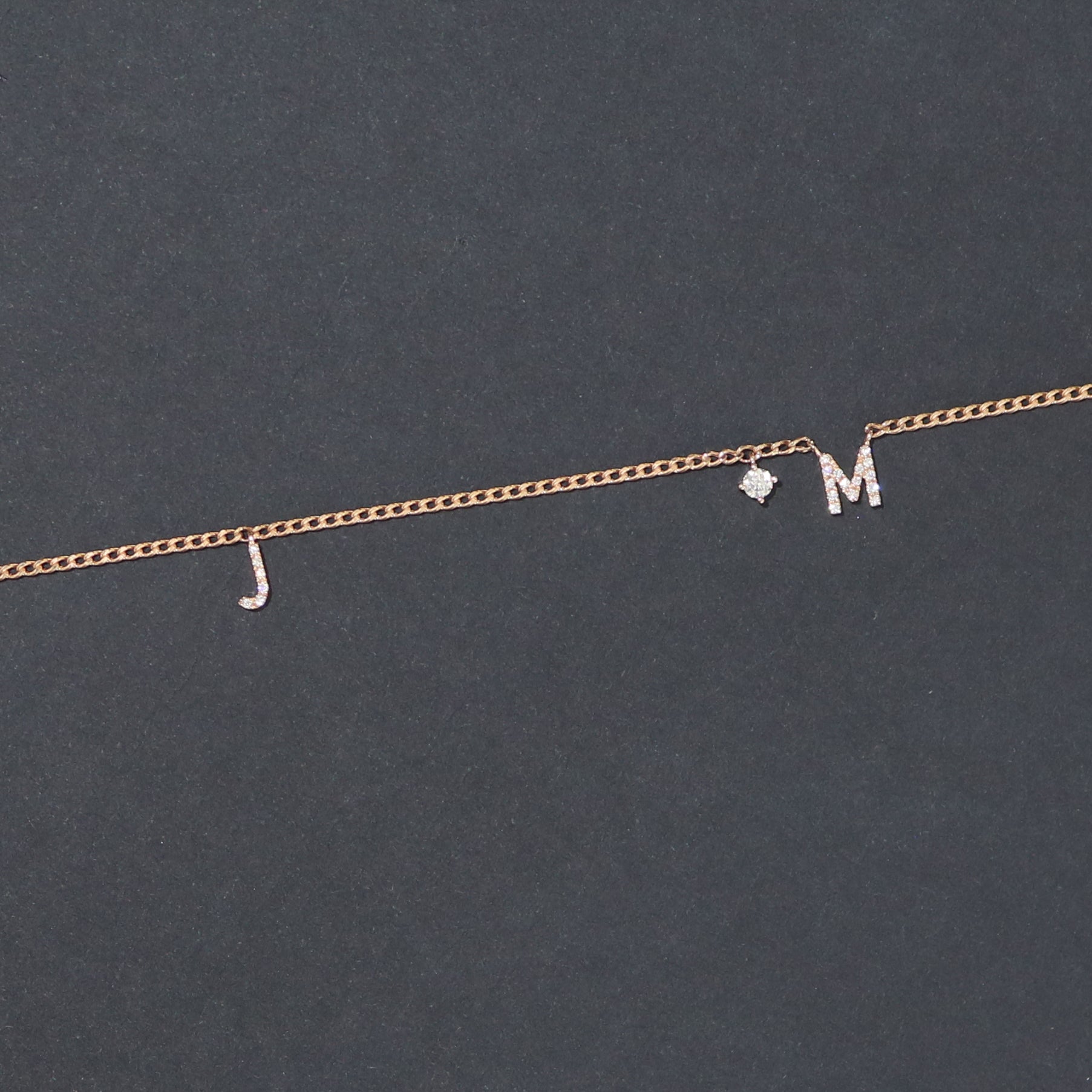 18k Gold Initial Diamond Necklace 18k金字母鑽石頸鏈