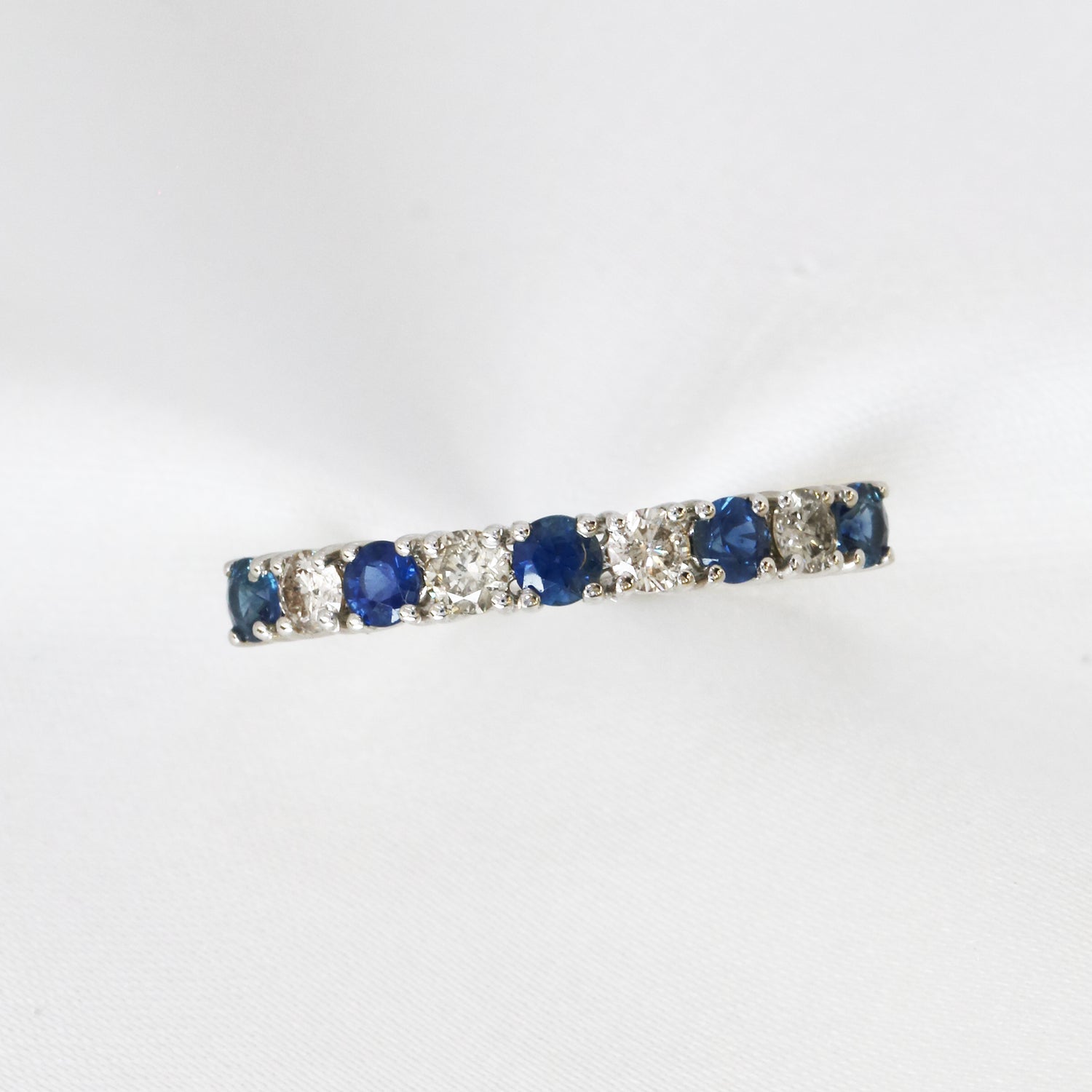 18k白金藍寶石鑽石戒指 18k White Gold Sapphire & Diamond Half Eternity Ring