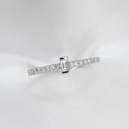 18K22份白金長形切割鑽石線戒 18k White Gold Baguette Step-cut 0.22ct Diamond Eternity Ring