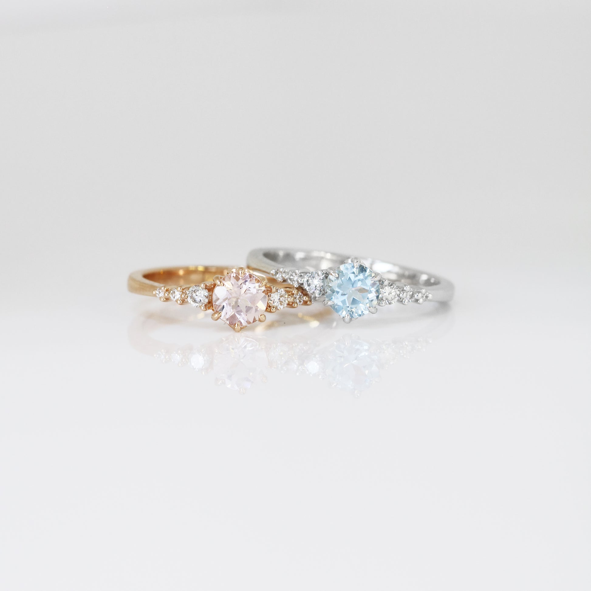 18k白金海藍寶和摩根石鑽石戒指側面 18k White Gold Aquamarine and Morganite Diamond Ring on side view