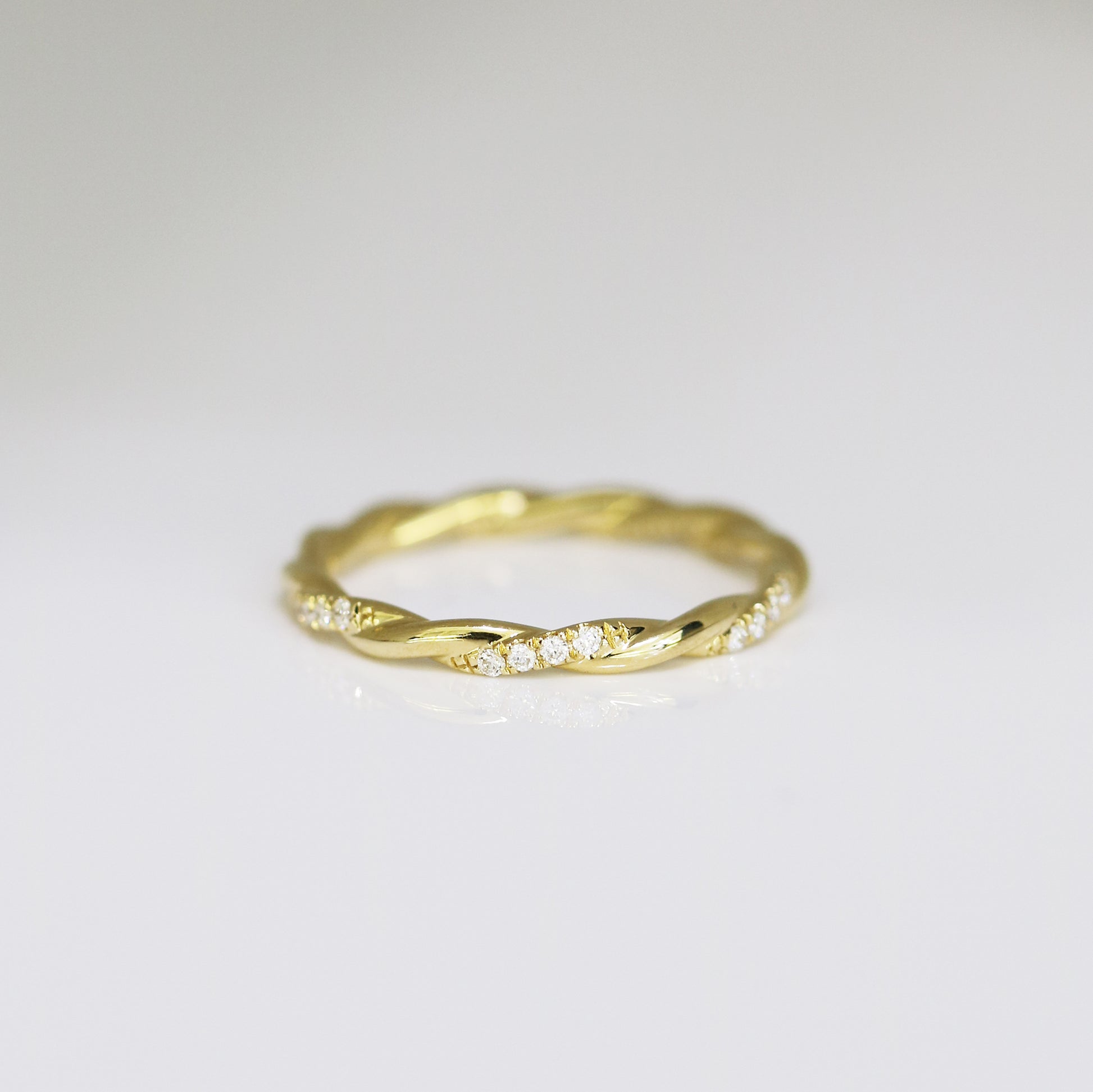 18黃金麻花扭紋鑽石戒指18k Yello Gold Twisted Diamond Ring