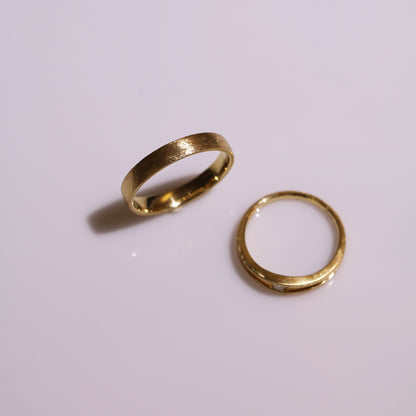 To The Moon and Back Wedding Rings （Brushed Finish Wedding Bands）
結婚對戒／情侶對戒
18K復古手工拉絲工藝系列