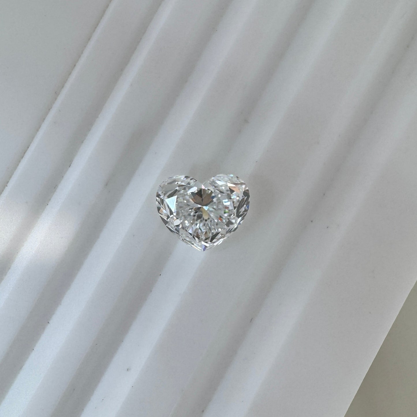 Heart-shaped Natural Diamond 2.01ct D VVS1 2ex None with GIA Certificate
