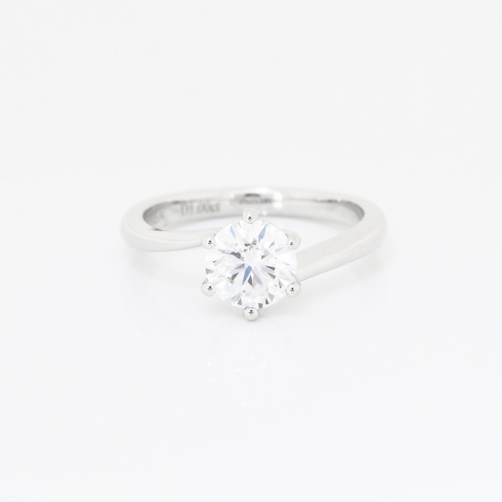 Azalea Solitaire 18k White Gold 6-Prong twisted Band Round Brilliant Diamond Engagement Ring Setting 18k白金六爪扭臂求婚鑽石戒指款式