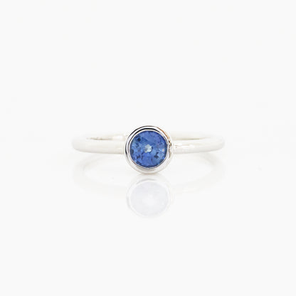 18k白金包邊鑲藍寶石戒指 18k White Gold Bezel-Set Sapphire Ring