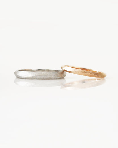 18k Rose Gold & White Gold Brushed Finish Wedding Bands
結婚對戒／情侶對戒
18K玫瑰金/白金復古手工拉絲工藝系列