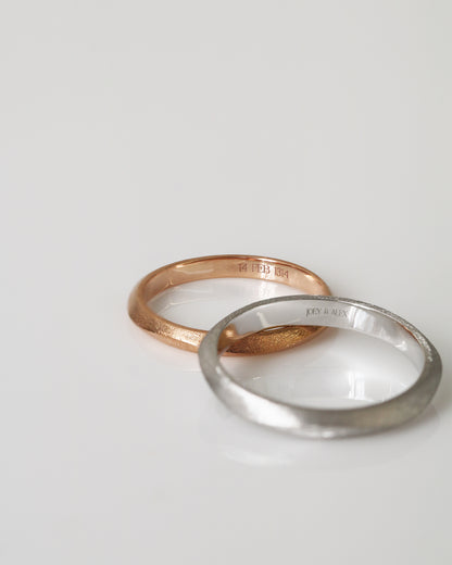 18k Rose Gold & White Gold Brushed Finish Wedding Bands
結婚對戒／情侶對戒
18K玫瑰金/白金復古手工拉絲工藝系列