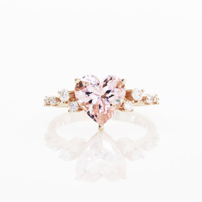 18k玫瑰金心形粉紅摩根石鑽石戒指 18k Rose Gold Scattered Diamond Heart-shaped Morganite Ring