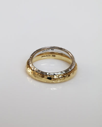 18K White and Yellow Gold Hammered Classic Wedding Bands 結婚對戒／情侶對戒 18K黃金/白金匠人手作金工鎚紋戒指
