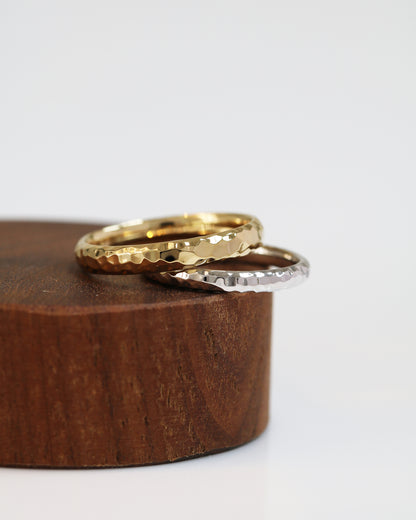 18K White and Yellow Gold Hammered Classic Wedding Bands 結婚對戒／情侶對戒 18K黃金/白金匠人手作金工鎚紋戒指