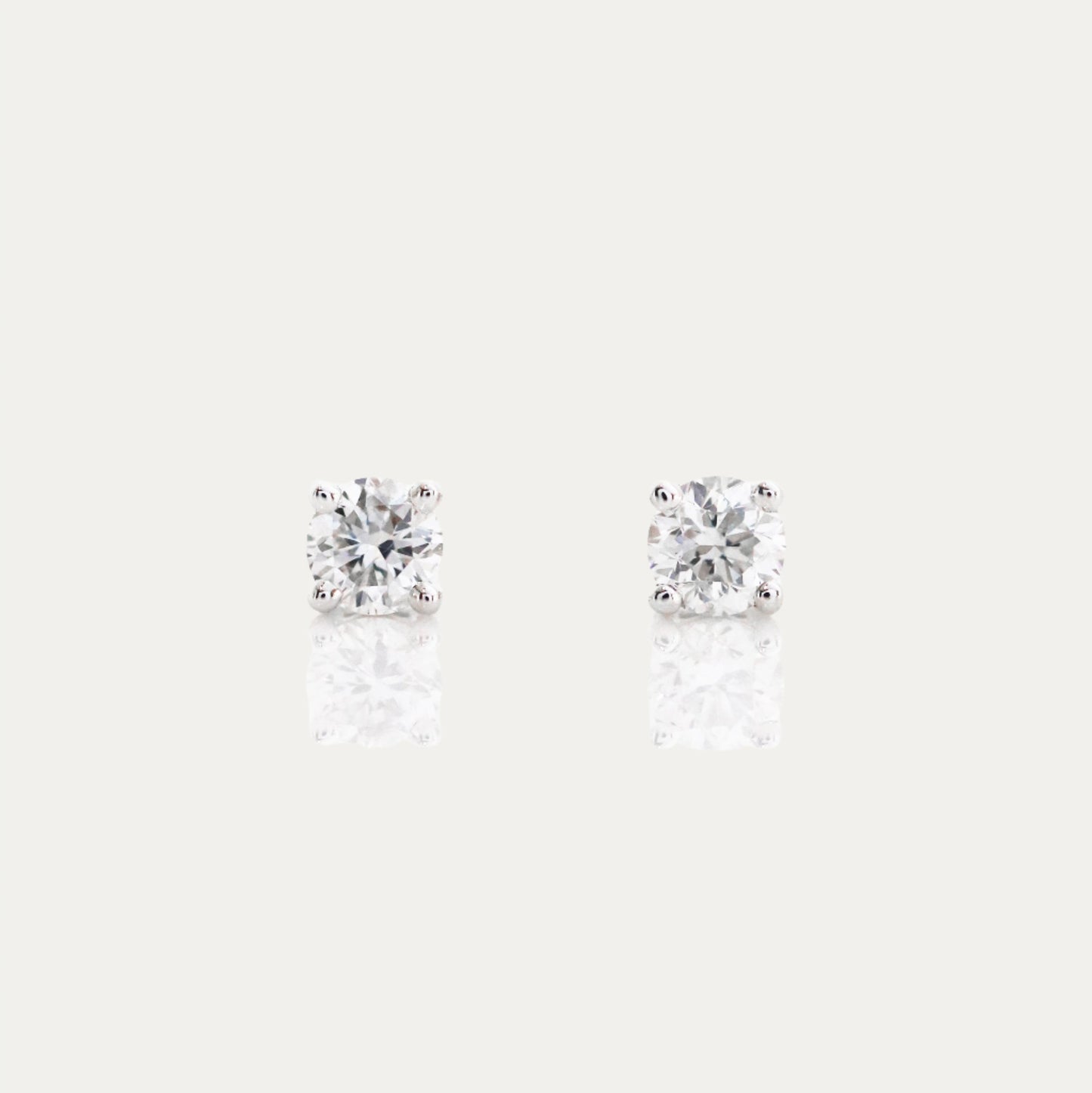 18k White Gold Classic 0.30ct 4-prong Round Diamond Stud Earrings 18k白金四爪30份鑽石耳環