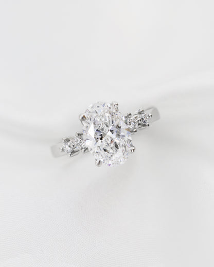 18k White Gold 4-Prong Oval Brilliant Diamond Engagement Ring 18k白金四爪蛋形橢圓形求婚鑽石戒指