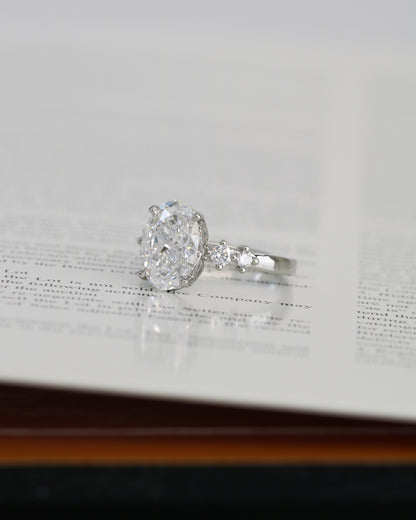 18k White Gold 4-Prong Oval Brilliant Diamond Engagement Ring 18k白金四爪蛋形橢圓形求婚鑽石戒指