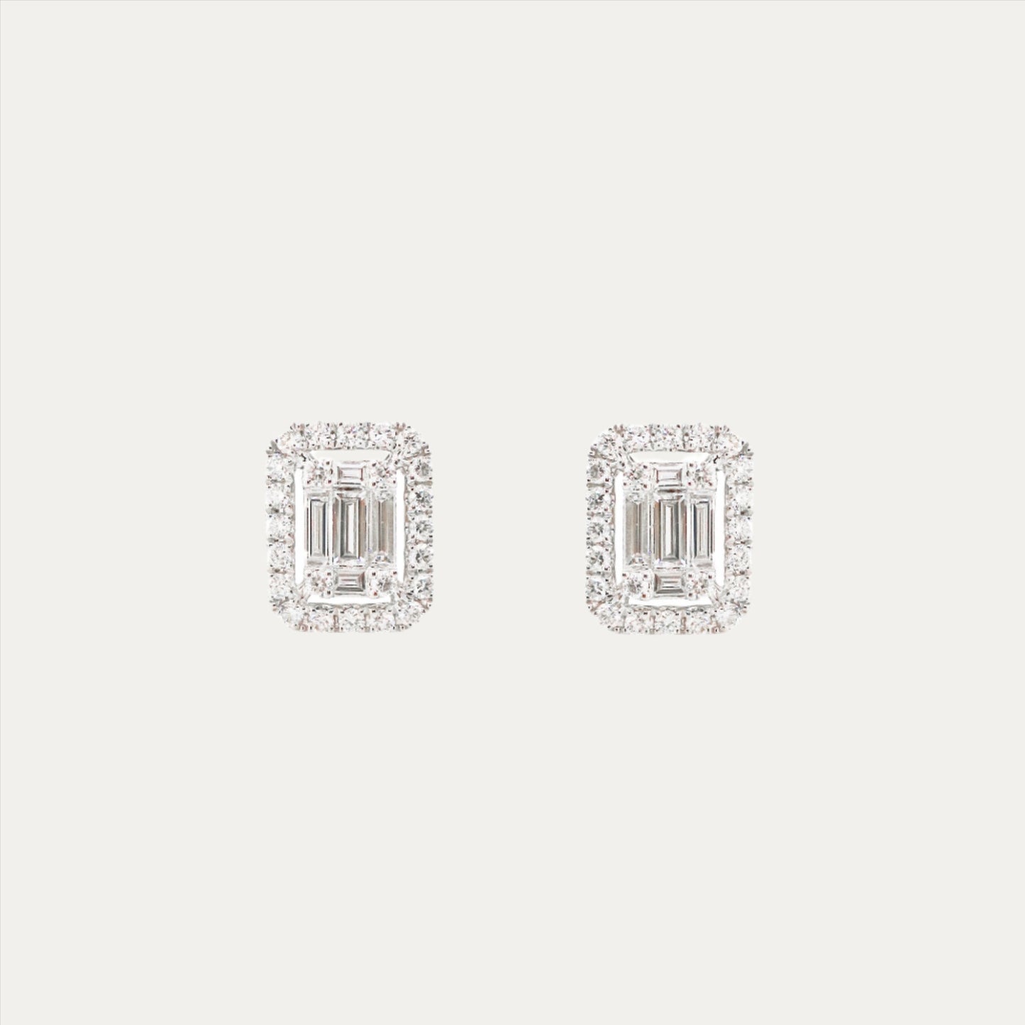 18k White Gold Emerald Cut Diamond Stud Earrings18k白金輕奢祖母綠切割鑽石耳環