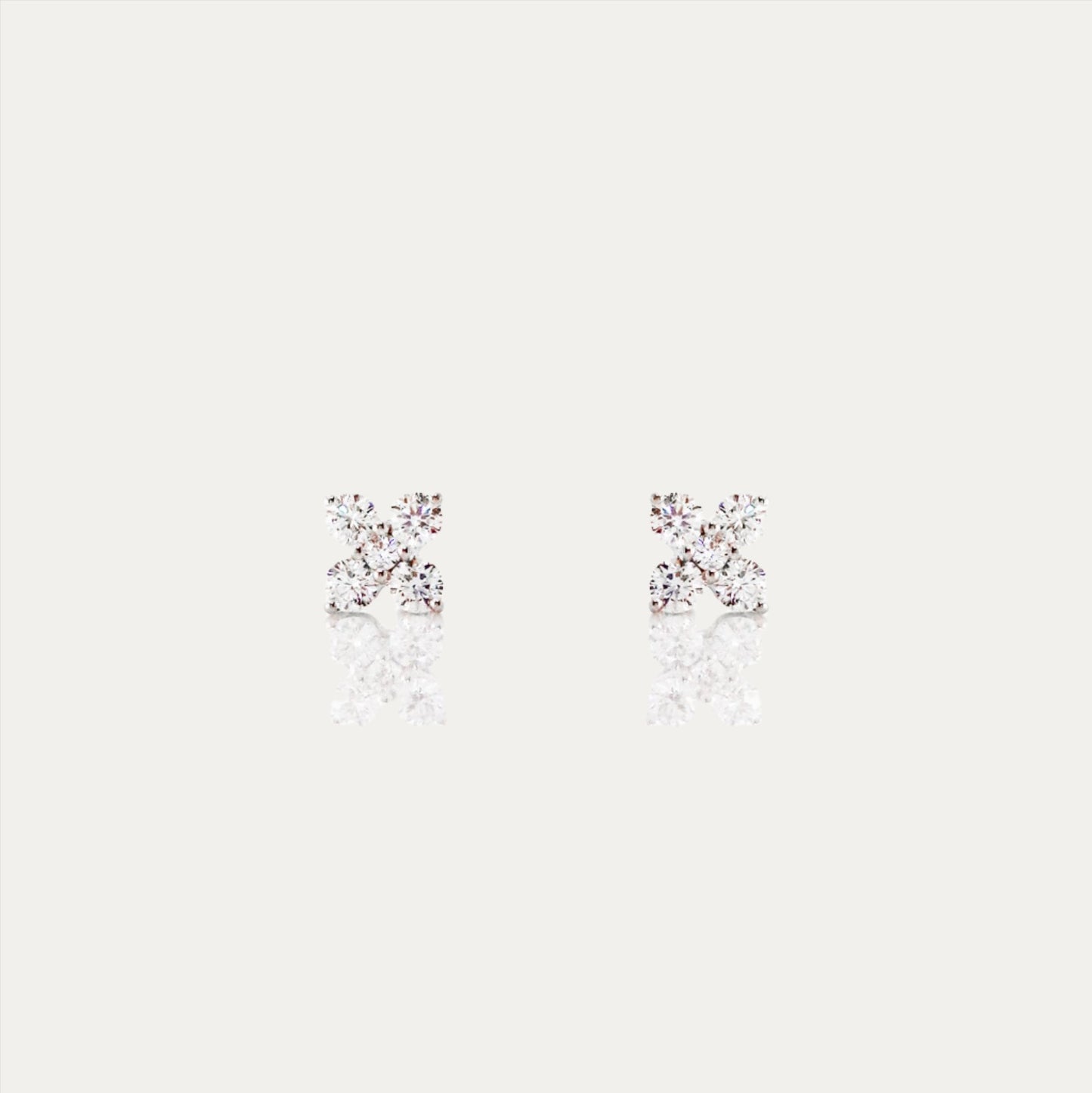 8k White Gold 0.37ct Clover Diamond Earrings 18k白金四葉草形鑽石耳環