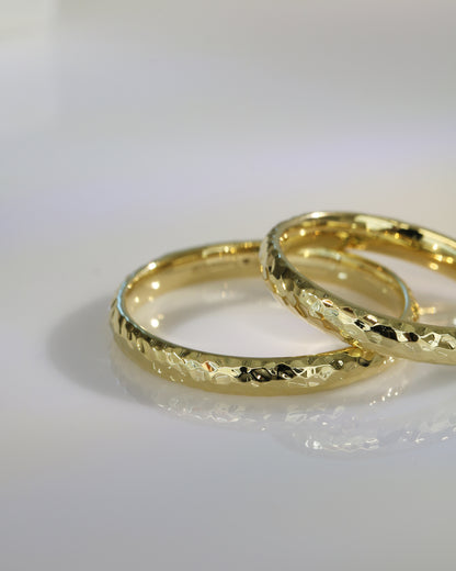 18K White and Yellow Gold Hammered Classic Wedding Bands 結婚對戒／情侶對戒 18K黃金/白金匠人手作金工鎚紋戒指