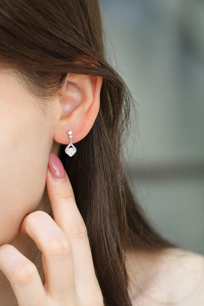 18k White Gold Round Brilliant Diamond Dangling Earrings 18k白金鑽石耳環