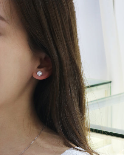 18k White Gold Round Halo Diamond Stud Earrings, Pair