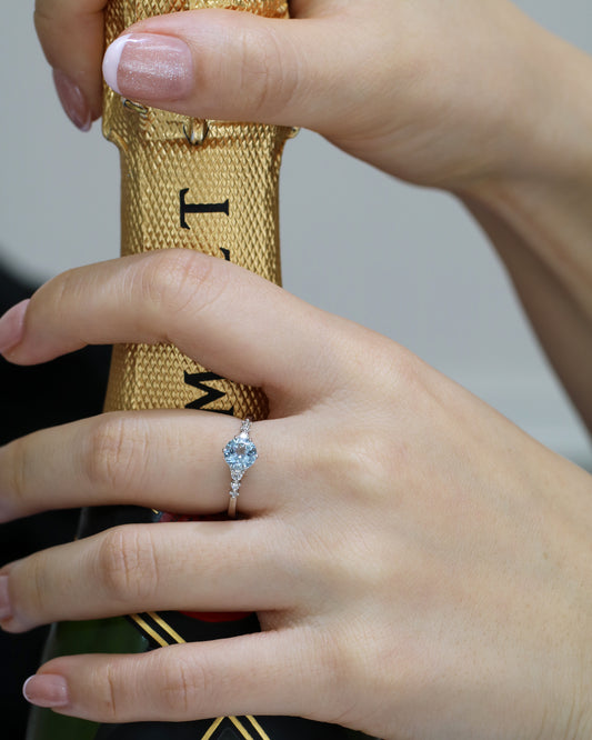 Janice Aquamarine-Rings,Patrea Jewelry,birthstone jewelry Hong Kong, Aquamarine jewelry hk, Bespoke gemstone jewelry HK, Luxury aquamarine 18k gold, 海藍寶首飾 推薦, 天然海藍寶石, 藍寶石 珠寶 香港, Jewelry HK Online
