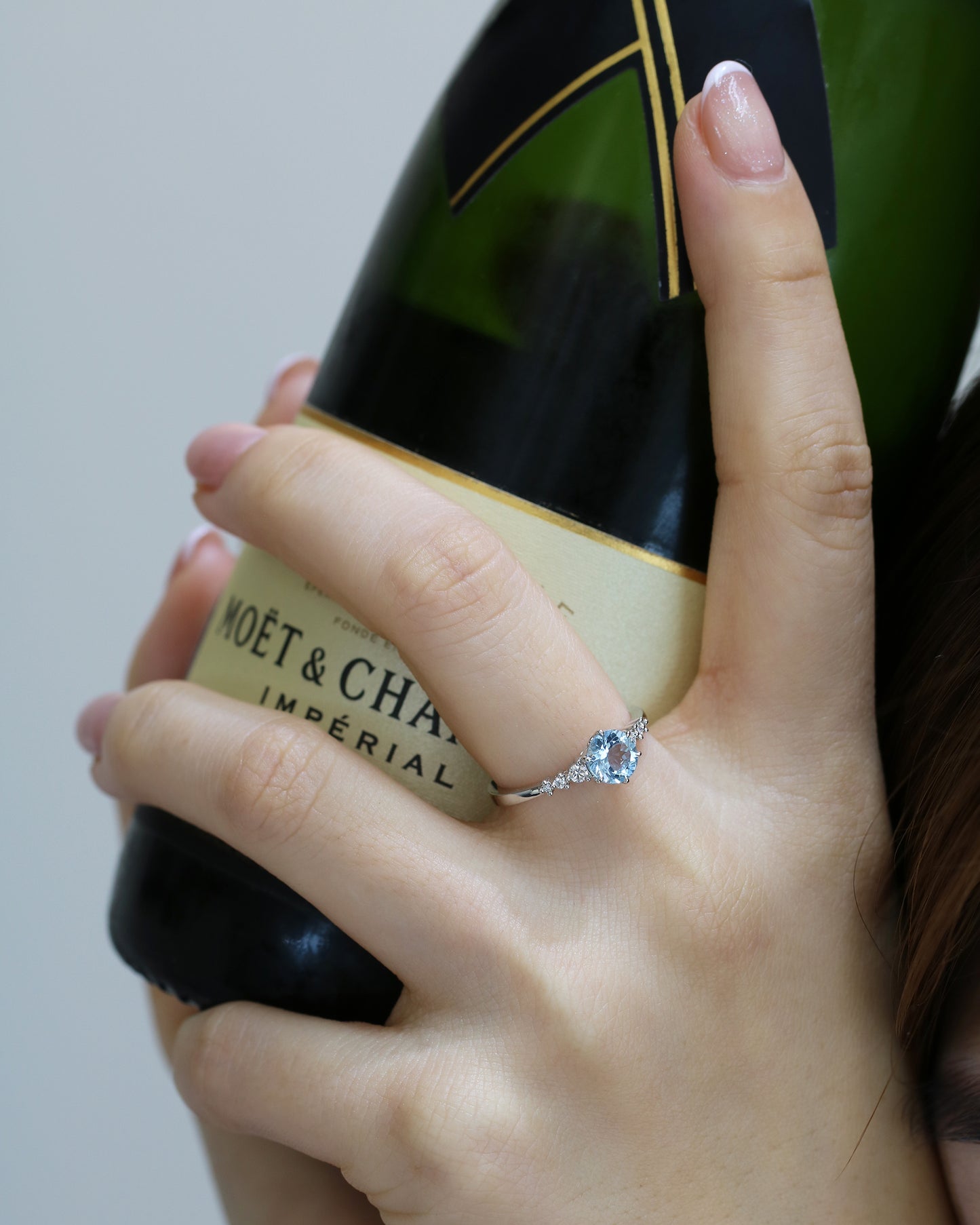 Janice Aquamarine-Rings,Patrea Jewelry,birthstone jewelry Hong Kong, Aquamarine jewelry hk, Bespoke gemstone jewelry HK, Luxury aquamarine 18k gold, 海藍寶首飾 推薦, 天然海藍寶石, 藍寶石 珠寶 香港, Jewelry HK Online, 海藍 寶 價格