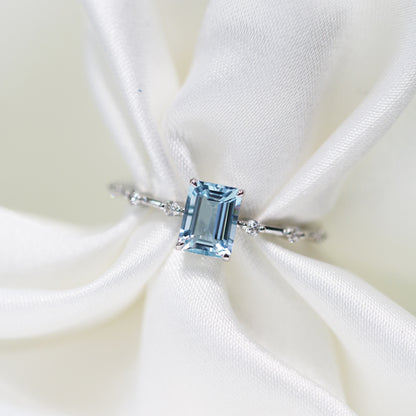 Martha Aquamarine-Rings,Patrea Jewelry,birthstone jewelry Hong Kong, Aquamarine jewelry hk, Bespoke gemstone jewelry HK, Luxury aquamarine 18k gold, 海藍寶首飾 推薦, 天然海藍寶石, 藍寶石 珠寶 香港, Jewelry HK Online, 海藍 寶 價格