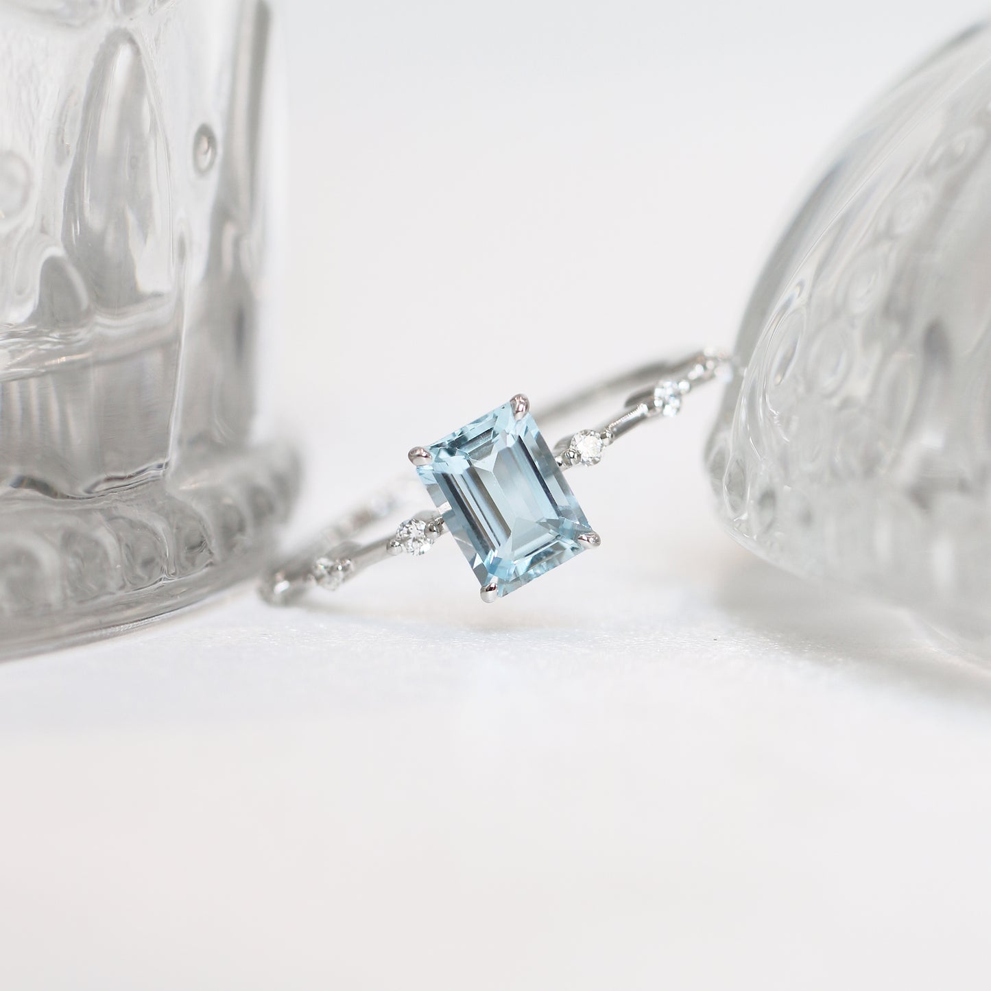 Martha Aquamarine-Rings,Patrea Jewelry,birthstone jewelry Hong Kong, Aquamarine jewelry hk, Bespoke gemstone jewelry HK, Luxury aquamarine 18k gold, 海藍寶首飾 推薦, 天然海藍寶石, 藍寶石 珠寶 香港, Jewelry HK Online, 海藍 寶 價格