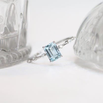 Martha Aquamarine-Rings,Patrea Jewelry,birthstone jewelry Hong Kong, Aquamarine jewelry hk, Bespoke gemstone jewelry HK, Luxury aquamarine 18k gold, 海藍寶首飾 推薦, 天然海藍寶石, 藍寶石 珠寶 香港, Jewelry HK Online, 海藍 寶 價格