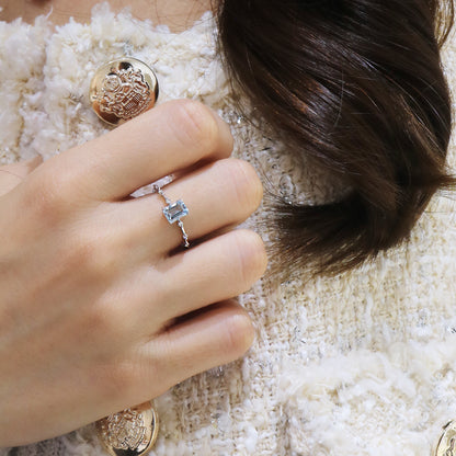 Martha Aquamarine-Rings,Patrea Jewelry,birthstone jewelry Hong Kong, Aquamarine jewelry hk, Bespoke gemstone jewelry HK, Luxury aquamarine 18k gold, 海藍寶首飾 推薦, 天然海藍寶石, 藍寶石 珠寶 香港, Jewelry HK Online, 海藍 寶 價格