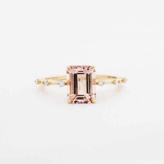 18k玫瑰粉紅摩根石鑽石戒指 18k Rose Gold Emerald-cut Morganite Diamond Ring