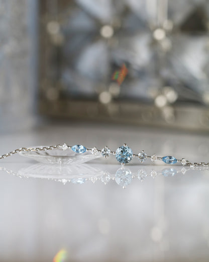Round-shaped Aquamarine Diamond Bracelet-Bracelets,Patrea Jewelry,birthstone jewelry Hong Kong, Aquamarine jewelry hk, Bespoke gemstone jewelry HK, Luxury aquamarine 18k gold, 海藍寶首飾 推薦, 天然海藍寶石, 藍寶石 珠寶 香港, Jewelry HK Online, 海藍 寶 價格