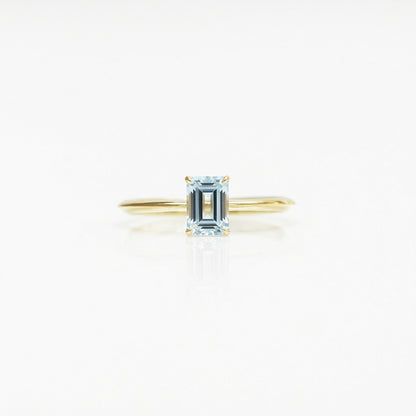 Ula Aquamarine-Rings,Patrea Jewelry,birthstone jewelry Hong Kong, Aquamarine jewelry hk, Bespoke gemstone jewelry HK, Luxury aquamarine 18k gold, 海藍寶首飾 推薦, 天然海藍寶石, 藍寶石 珠寶 香港, Jewelry HK Online, 海藍 寶 價格