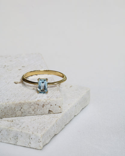 Ula Aquamarine-Rings,Patrea Jewelry,birthstone jewelry Hong Kong, Aquamarine jewelry hk, Bespoke gemstone jewelry HK, Luxury aquamarine 18k gold, 海藍寶首飾 推薦, 天然海藍寶石, 藍寶石 珠寶 香港, Jewelry HK Online, 海藍 寶 價格