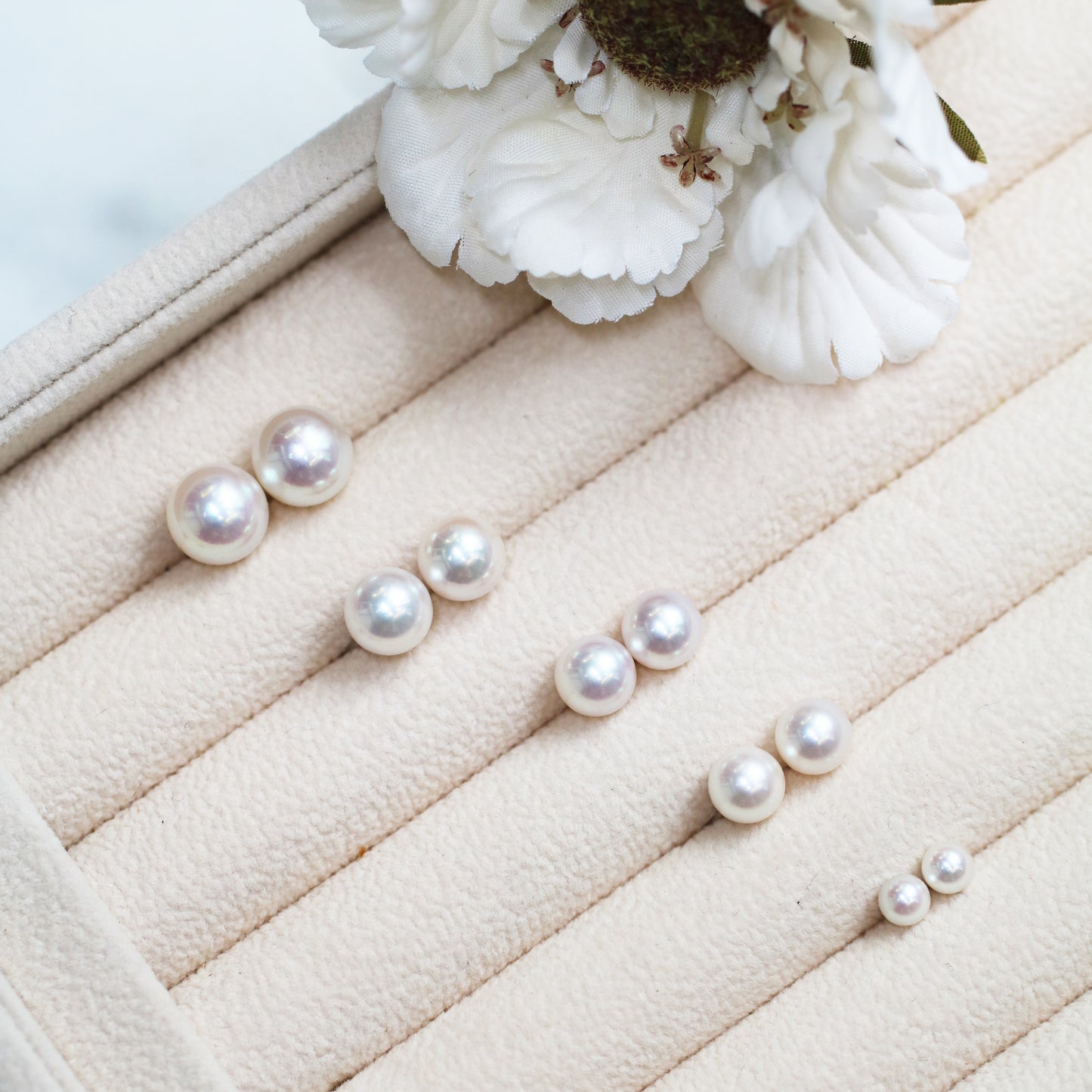 18k White Gold Japanese Akoya Pearl Stud Earrings Size Comparison 18k白金日本阿古屋Akoya珍珠耳環尺寸比較