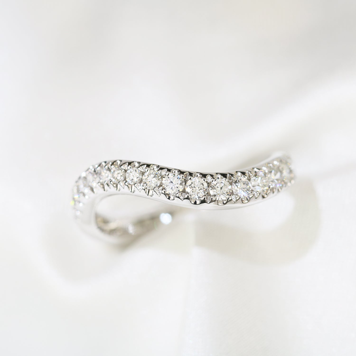 18k白金鑽石排戒 18k White Gold Wavy Curve Diamond Eternity Ring