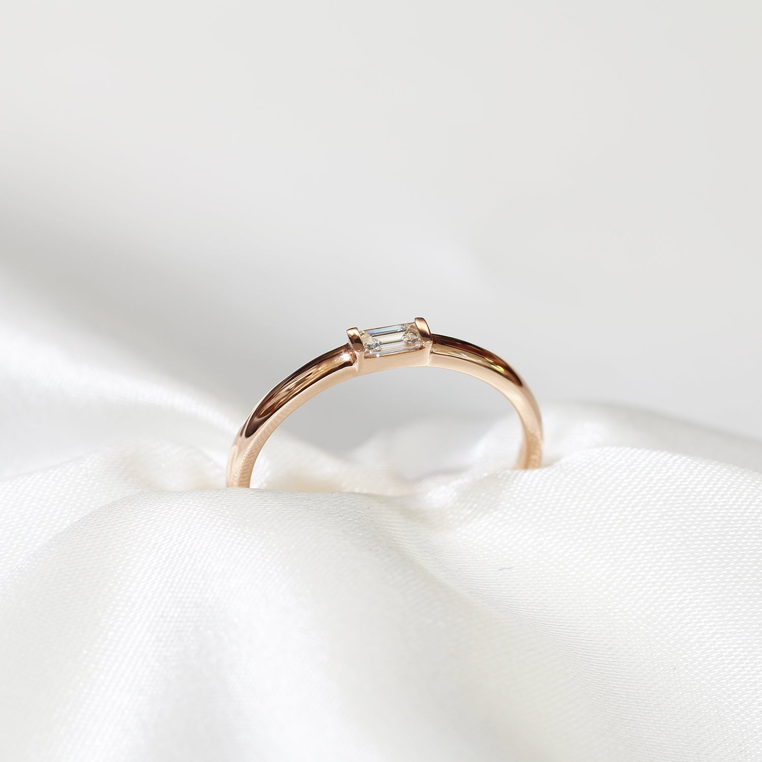 18k玫瑰金鑽石戒指 18k Rose Gold Horizontal Baguette Ring