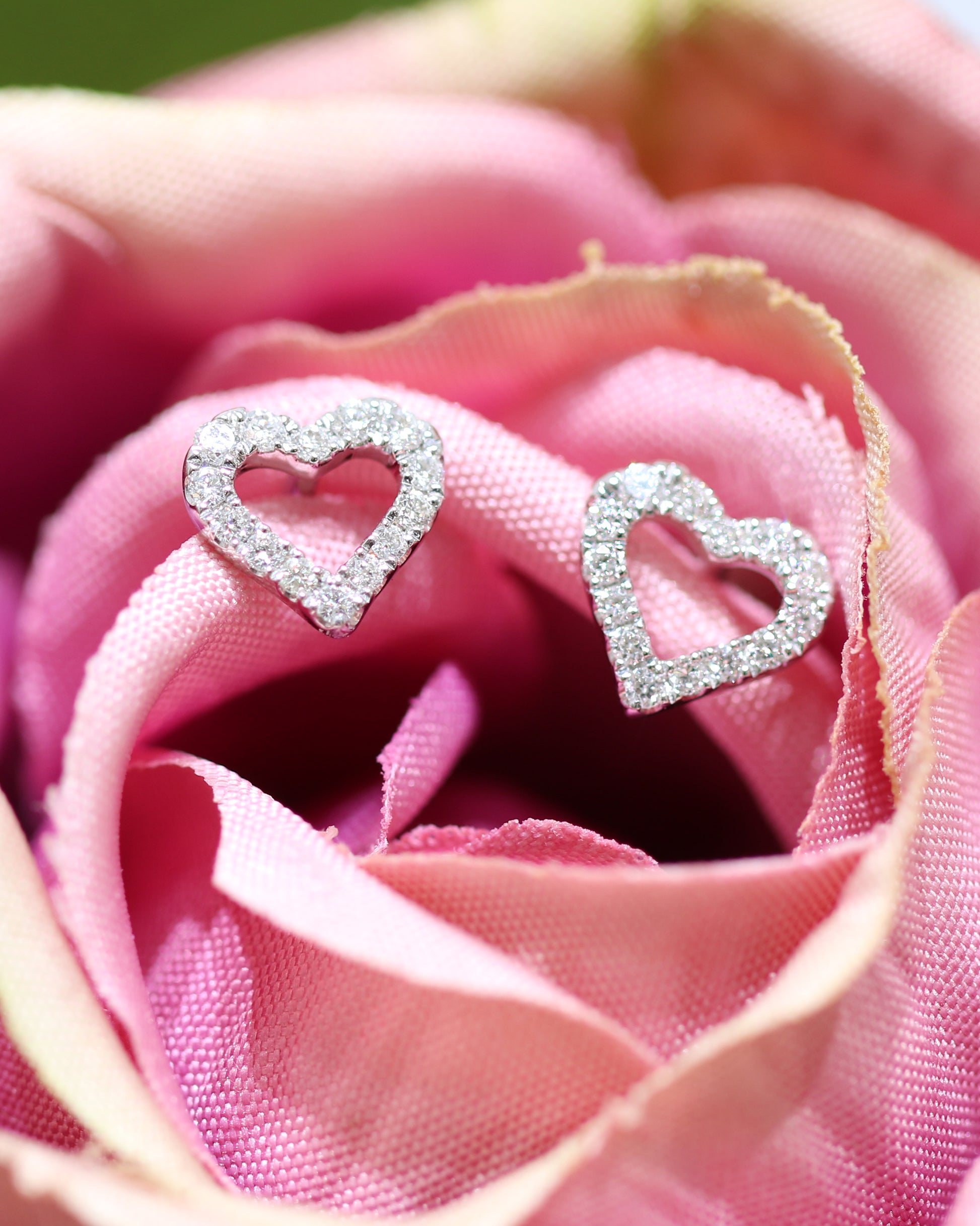 18k白金縷空心形鑽石耳環 18k White Gold 0.13ct Heart Shape Diamond Earrings
