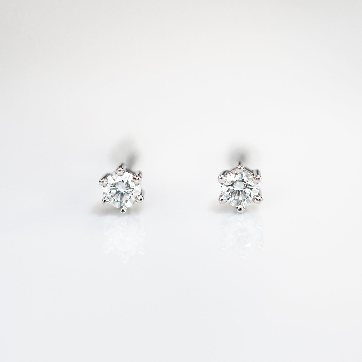 18k White Gold Classic 0.20ct 6-prong Round Diamond Stud Earrings 18k白金六爪20份鑽石耳環